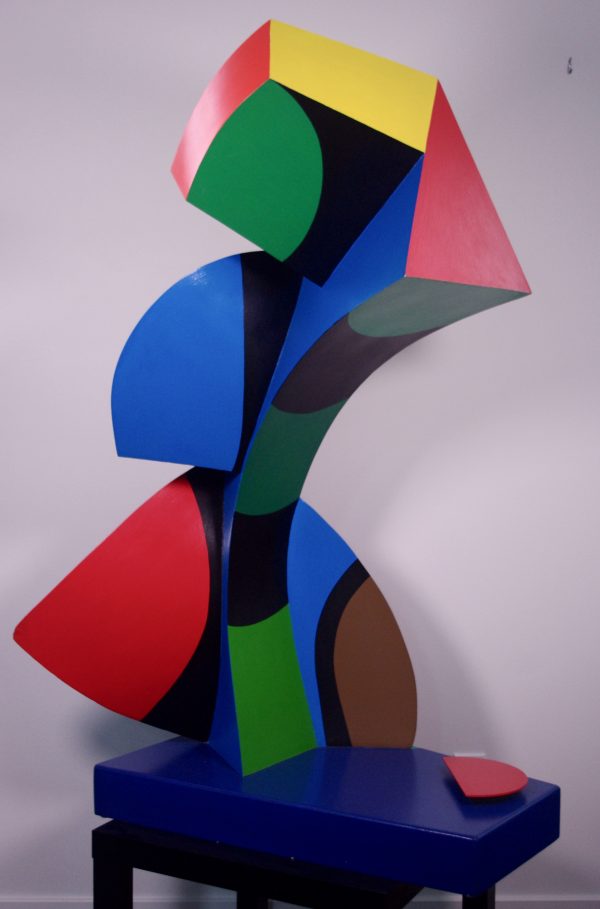 1993 : Les tourennes des vents (142,2 x 50,8 x 71,5 cm) : Sculpture de fibre de pin peinte)