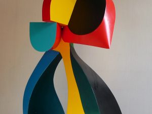 1993 : L'oiseau fleuve (Hauteur 183 x 83,2 x 50,2cm) : Sculpture de fibre de pin peinte)