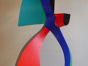 1993 : L'oiseau fleuve (Hauteur 183 x 83,2 x 50,2cm) :  Sculpture de fibre de pin peinte)